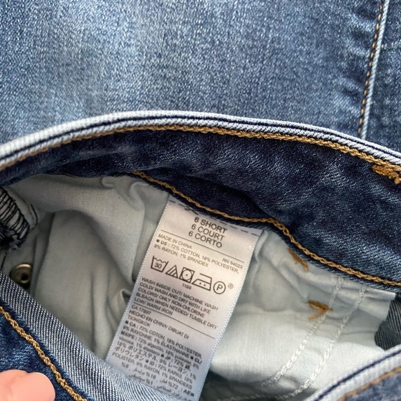 Old navy Rockstar Jeans - Picture 3 of 4